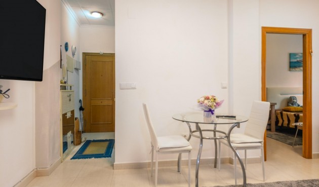 Resale - Apartment -
Torrevieja - Centro