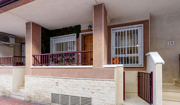 Resale - Apartment -
Torrevieja - Puerto