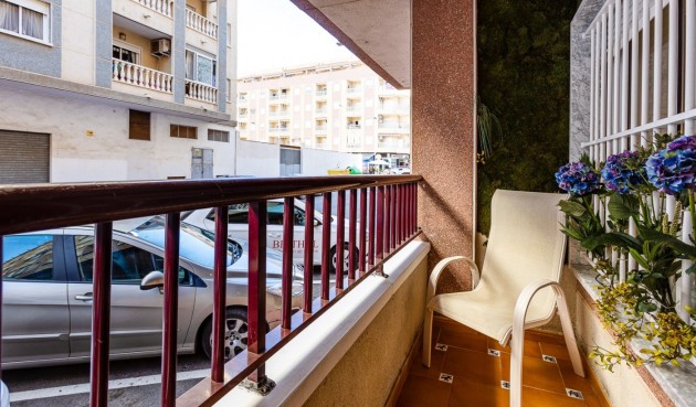 Resale - Apartment -
Torrevieja - Puerto