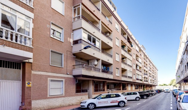 Resale - Apartment -
Torrevieja - Puerto