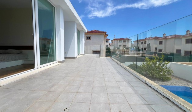 Resale - Villa -
La Marina - Costa Blanca