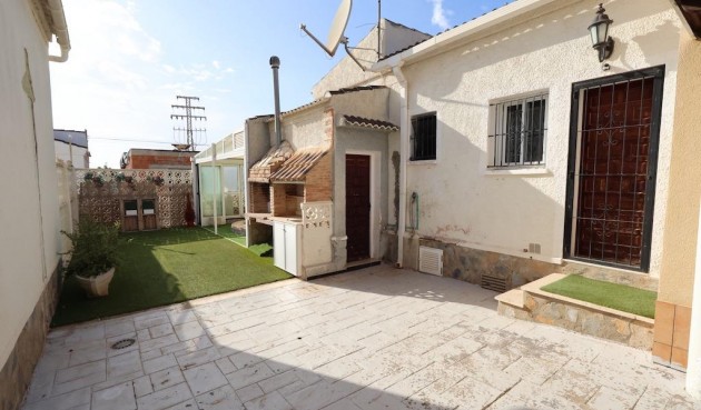 Resale - Villa -
Torrevieja - Costa Blanca