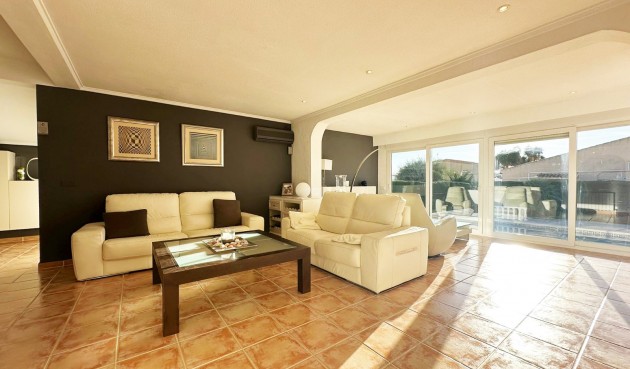 Resale - Villa -
Orihuela Costa - Costa Blanca