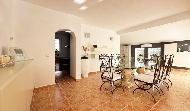 Resale - Villa -
Orihuela Costa - Costa Blanca