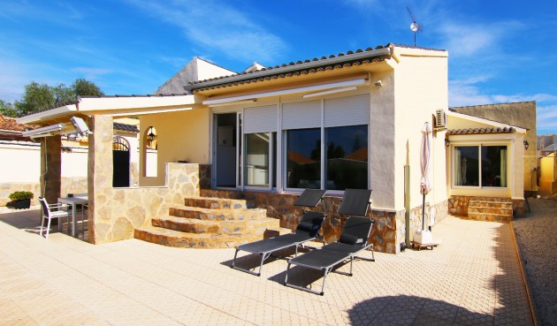 Resale - Villa -
Orihuela Costa - Costa Blanca