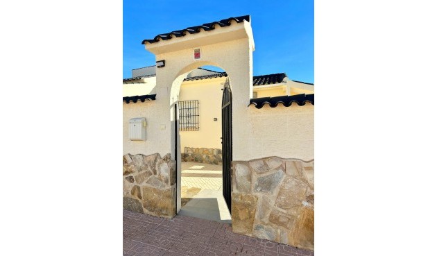 Resale - Villa -
Orihuela Costa - Costa Blanca