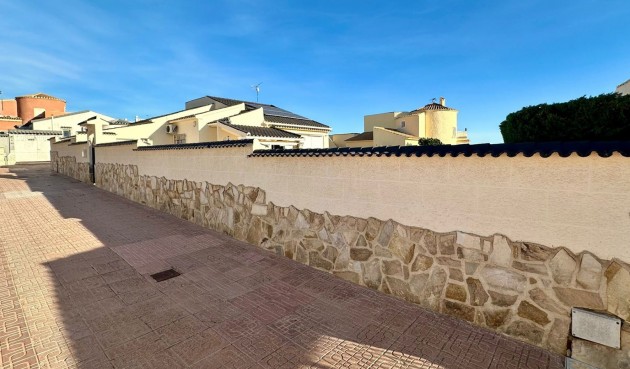 Resale - Villa -
Orihuela Costa - Costa Blanca