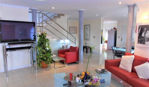 Resale - Villa -
Orihuela Costa - Costa Blanca