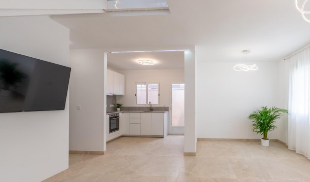 Resale - Villa -
Torrevieja - Punta Prima