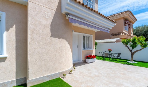 Resale - Villa -
Torrevieja - Punta Prima