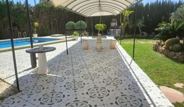 Resale - Villa -
Elche - Costa Blanca