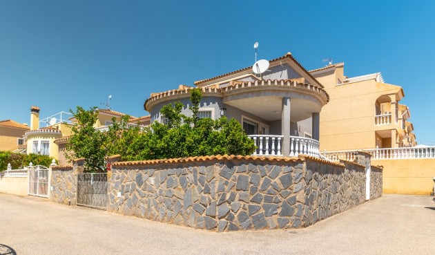 Resale - Villa -
Orihuela Costa - Playa Flamenca Norte