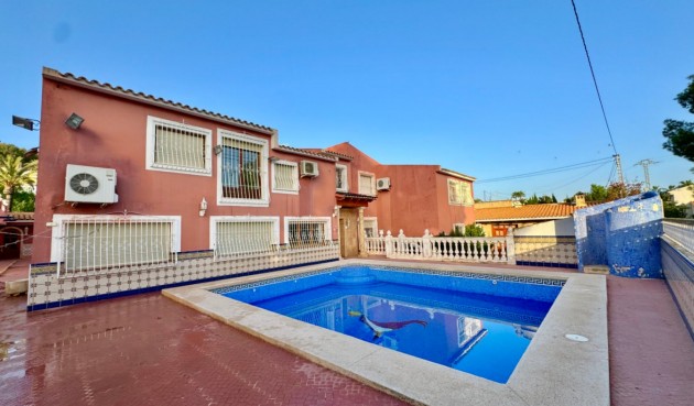 Resale - Villa -
Alfas del Pí - Costa Blanca