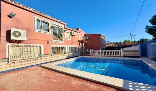 Resale - Villa -
Alfas del Pí - Costa Blanca