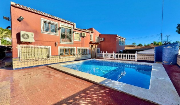 Resale - Villa -
Alfas del Pí - Costa Blanca