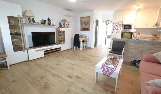 Resale - Town House -
Torrevieja - Playa De Los Naufragos