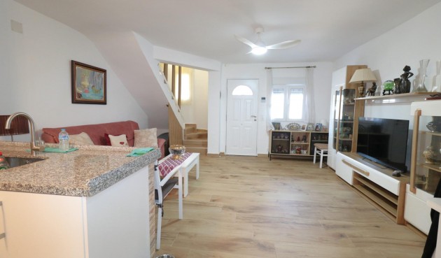 Resale - Town House -
Torrevieja - Playa De Los Naufragos