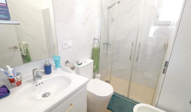 Resale - Town House -
Torrevieja - Playa De Los Naufragos