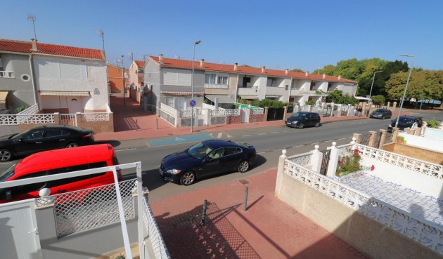 Resale - Town House -
Torrevieja - Playa De Los Naufragos