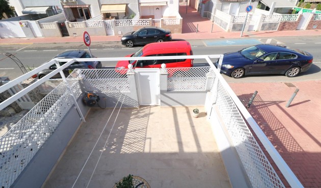 Resale - Town House -
Torrevieja - Playa De Los Naufragos