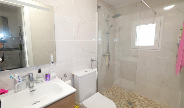 Resale - Town House -
Torrevieja - Playa De Los Naufragos