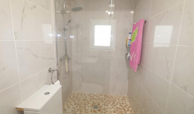 Resale - Town House -
Torrevieja - Playa De Los Naufragos