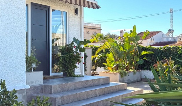 Resale - Villa -
Torrevieja - Costa Blanca