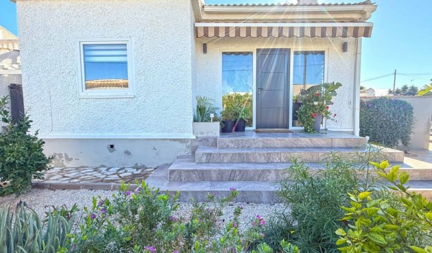 Resale - Villa -
Torrevieja - Costa Blanca