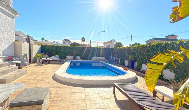 Resale - Villa -
Torrevieja - Costa Blanca