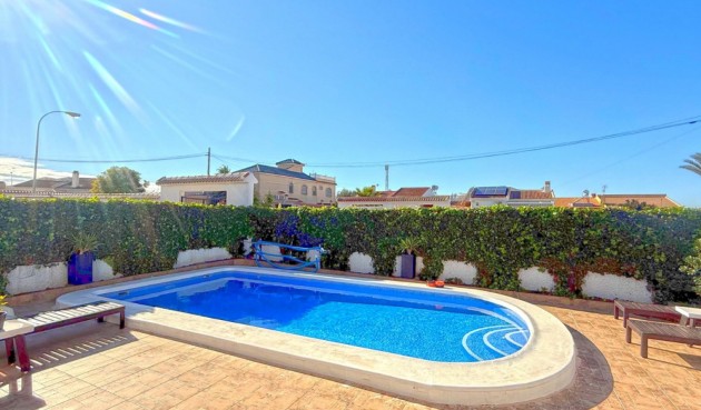 Resale - Villa -
Torrevieja - Costa Blanca