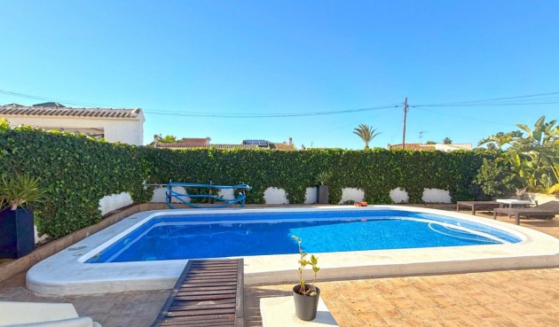 Resale - Villa -
Torrevieja - Costa Blanca