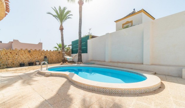 Resale - Villa -
Orihuela Costa - Los Balcones