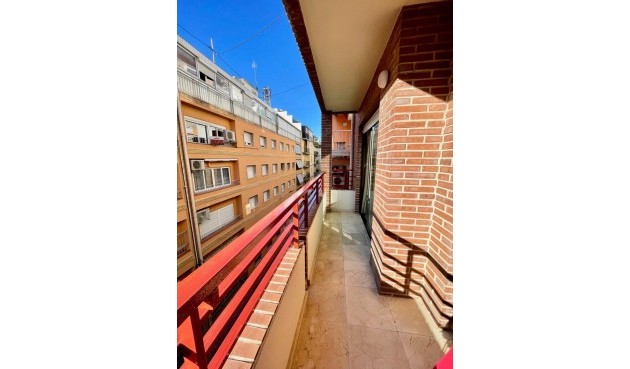 Resale - Apartment -
Benidorm - Centro