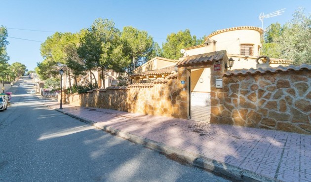 Resale - Villa -
Orihuela Costa - Villamartín