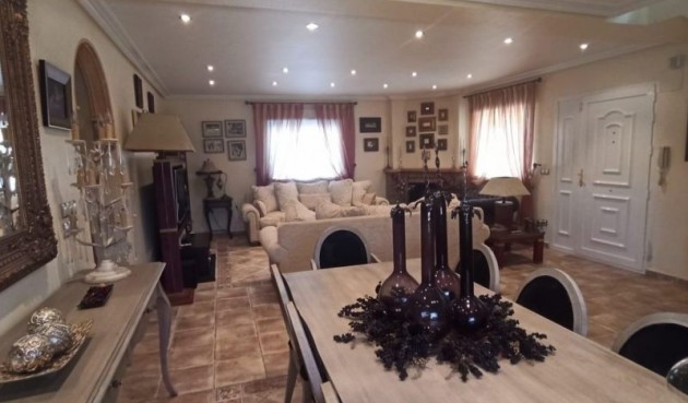 Resale - Villa -
Elche - Costa Blanca