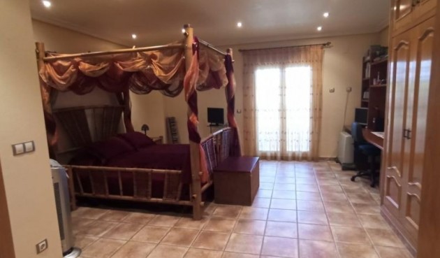 Resale - Villa -
Elche - Costa Blanca