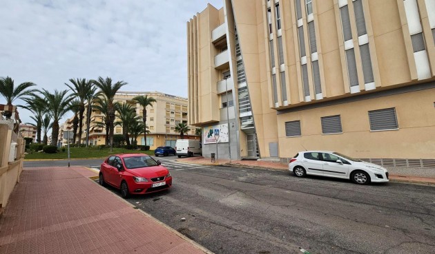 Resale - Apartment -
Guardamar del Segura - Pueblo