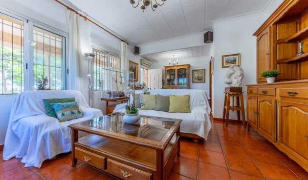 Resale - Villa -
Alicante - Ciudad De Asís - Font-calent - El Bacarot