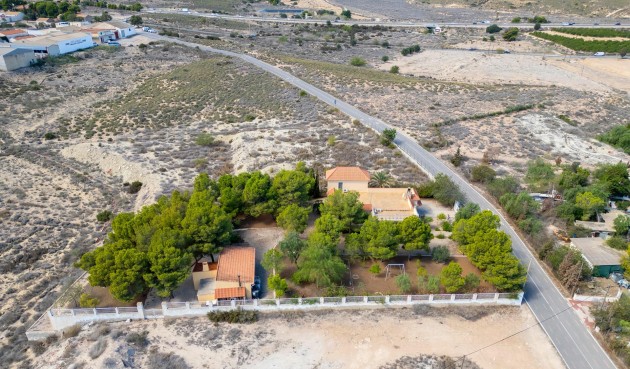 Resale - Villa -
Alicante - Ciudad De Asís - Font-calent - El Bacarot