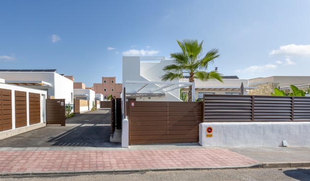 Resale - Villa -
Los Montesinos - Costa Blanca