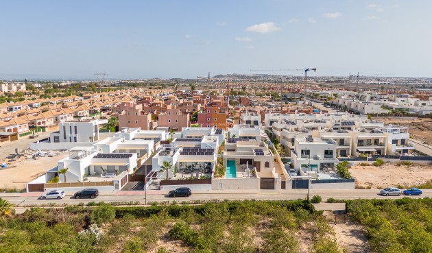 Resale - Villa -
Los Montesinos - Costa Blanca