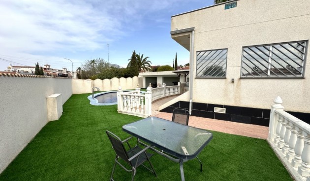 Resale - Villa -
Ciudad Quesada - Costa Blanca