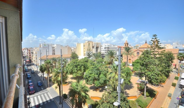 Resale - Apartment -
Torrevieja - Centro