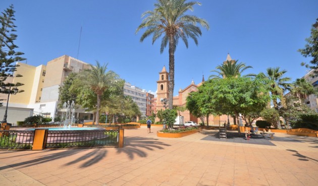 Resale - Apartment -
Torrevieja - Centro