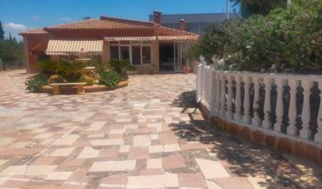 Resale - Villa -
Elche - Costa Blanca