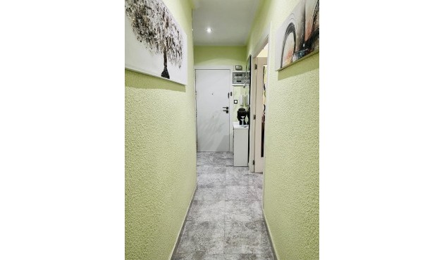 Resale - Apartment -
Elche - Corte Ingles