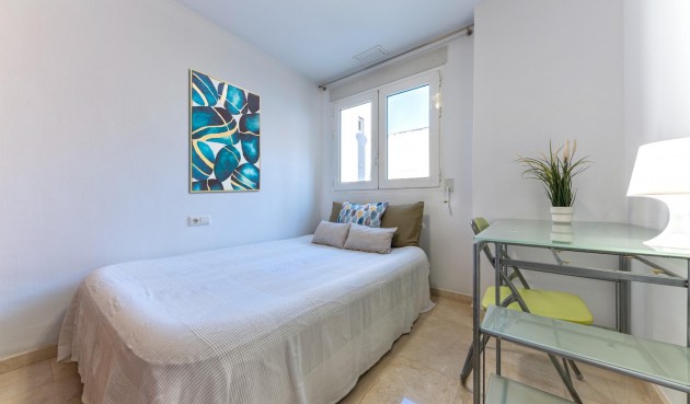 Resale - Apartment -
Alicante - Benalua