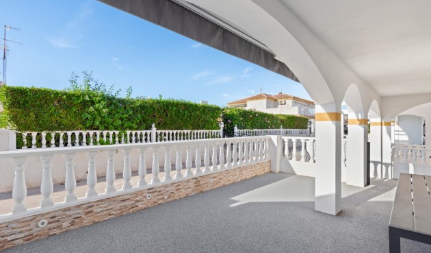 Resale - Villa -
Orihuela Costa - Costa Blanca