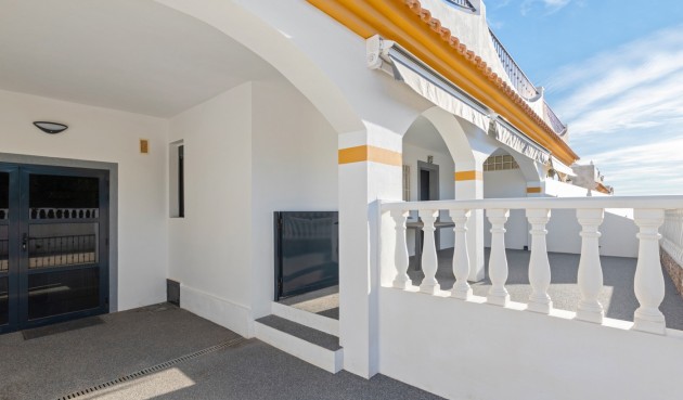 Resale - Villa -
Orihuela Costa - Costa Blanca