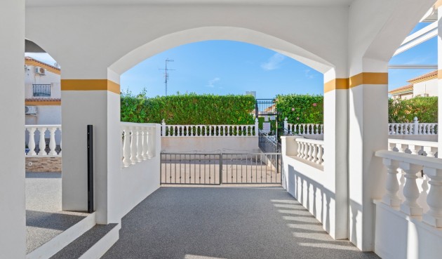 Resale - Villa -
Orihuela Costa - Costa Blanca